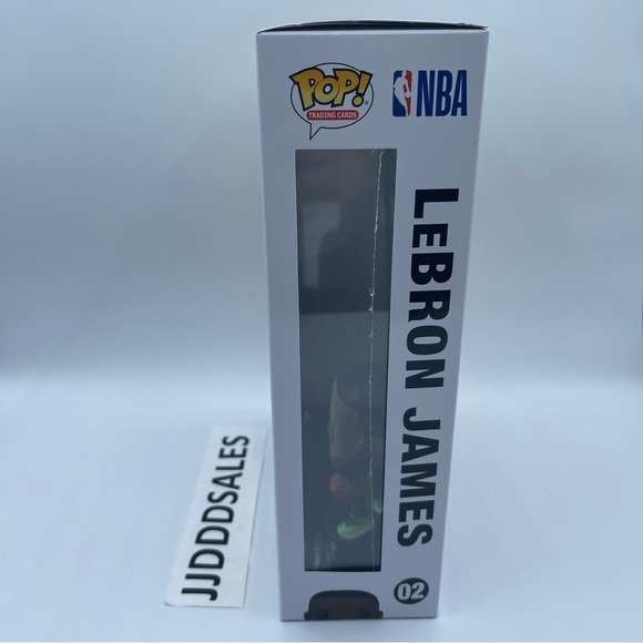 Funko POP! Trading Cards #02 LeBron James Gold Prizm Panini Exclusive Lakers - Picture 6 of 8
